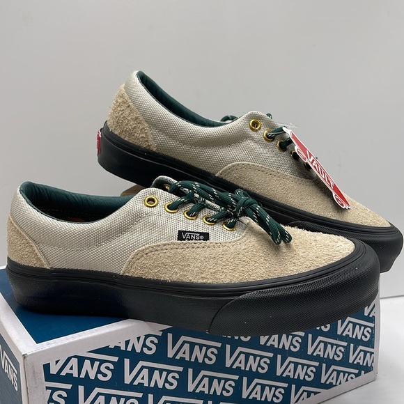 Vans Men’s Era VIt Lx
Hiker Bone White
VN0A4BNHBWQ
Sneakers - Picture 7 of 16